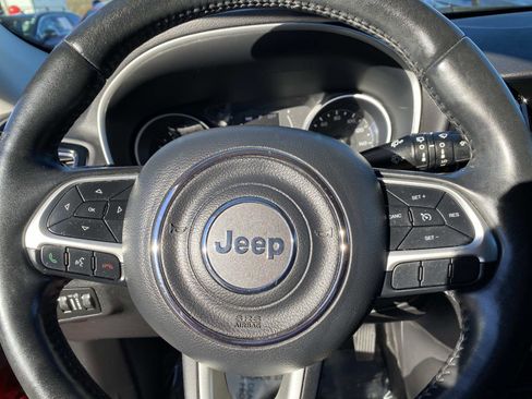Used 2018 Jeep Compass Latitude image 13