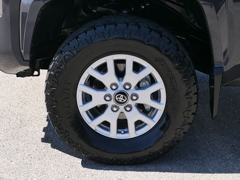Used 2025 Toyota Tacoma SR5 AWD/4WD image 11