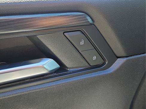 Used 2025 GMC Acadia Elevation image 20