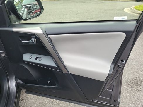 Used 2018 Toyota RAV4 XLE image 48