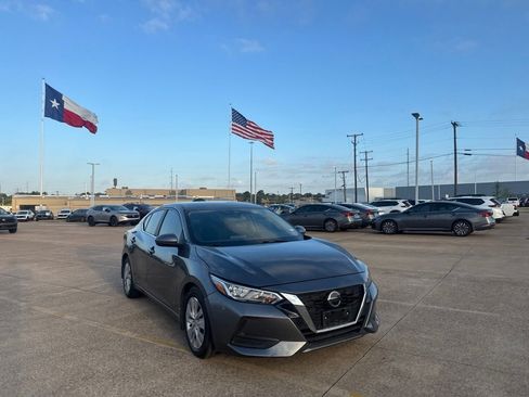Certified 2020 Nissan Sentra S FWD image 2