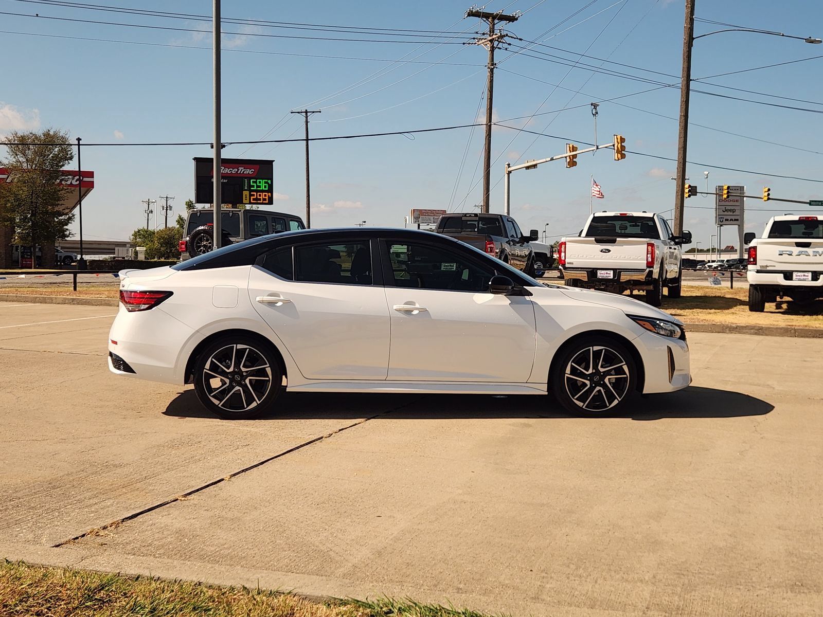 Used 2024 Nissan Sentra SR FWD image 6