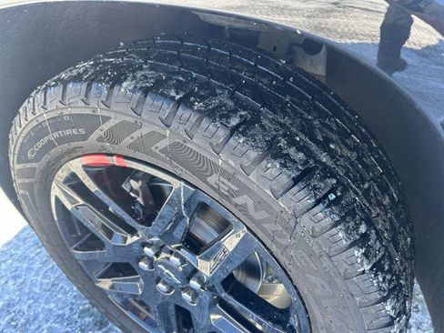 Certified 2023 Chevrolet Traverse Premier w/ Redline Edition image 13