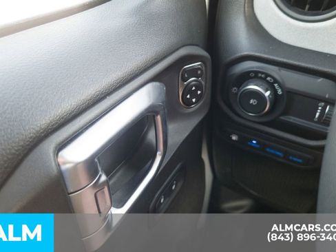 Used 2024 Jeep Wrangler Unlimited AWD/4WD image 15