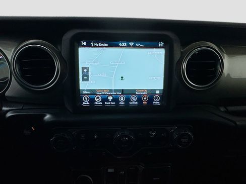 Used 2018 Jeep Wrangler Unlimited Sahara w/ Uconnect 4C Nav & Sound Group image 14