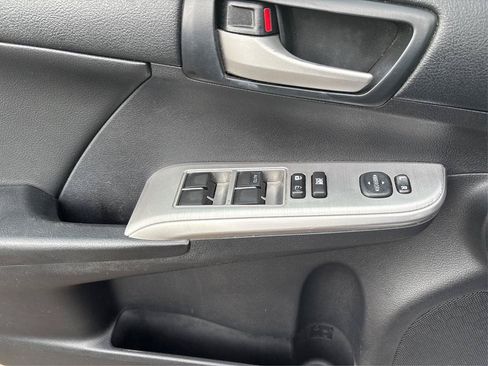Used 2014 Toyota Camry SE FWD image 38