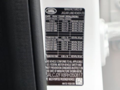 Used 2024 Land Rover Discovery Sport S image 33