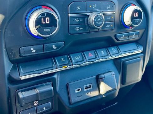 Used 2020 Chevrolet Silverado 1500 RST image 27