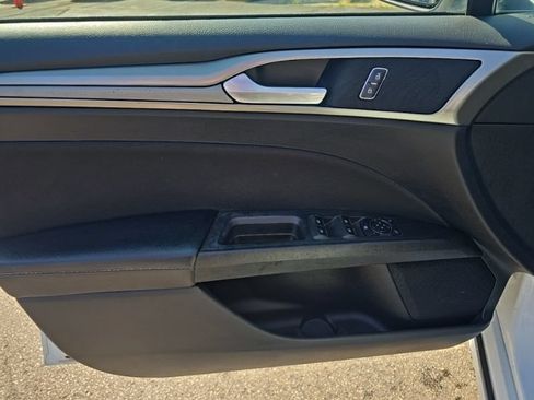 Used 2019 Ford Fusion SE AWD/4WD image 21