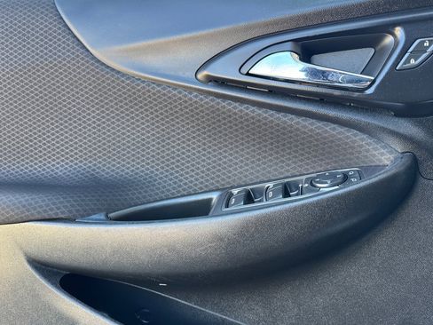 Used 2018 Chevrolet Malibu LT image 10