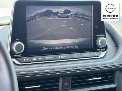 Certified 2025 Nissan Rogue SV FWD image 25
