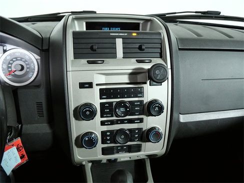Used 2011 Ford Escape XLT w/ 202A Rapid Spec Order Code image 17