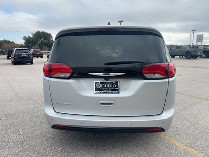 New 2026 Chrysler Voyager LX