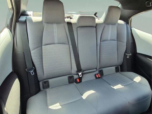 Used 2026 Toyota Corolla SE FWD image 18