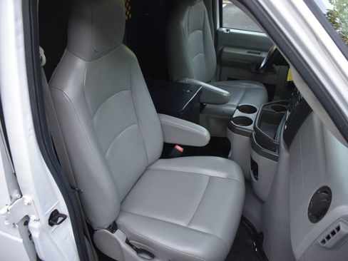 Used 2014 Ford E-350 and Econoline 350 Super Duty RWD image 20