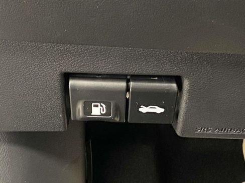 New 2025 Nissan Versa S w/ Trunk Package image 18