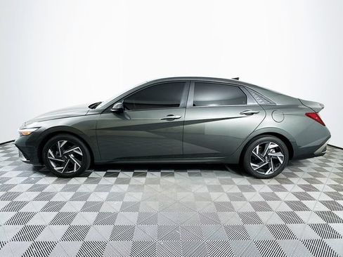 Certified 2025 Hyundai Elantra Sport FWD image 3