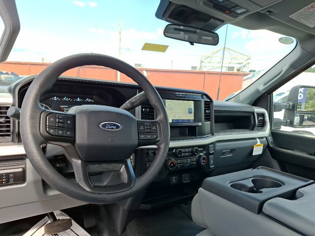 New 2026 Ford F550 4x4 Regular Cab Super Duty w/ XL Chrome Package image 26