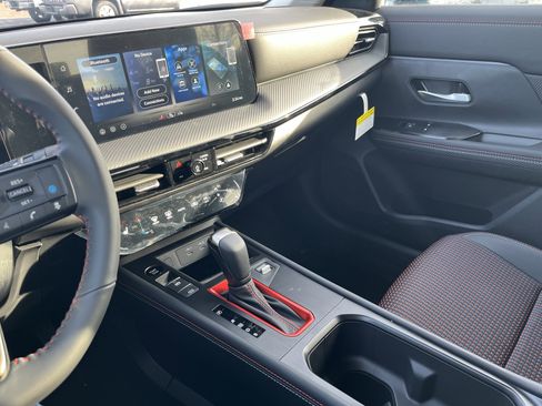 New 2026 Nissan Kicks SR w/ Cold Weather Package image 25