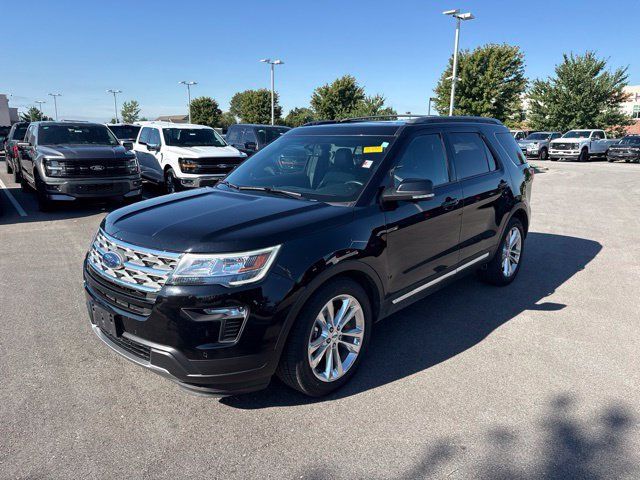 Used 2018 Ford Explorer XLT w/ Equipment Group 202A FWD image 3