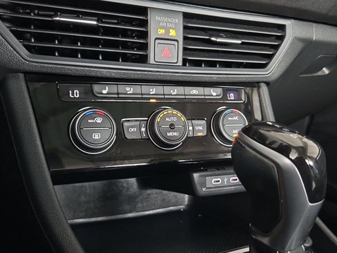 Used 2023 Volkswagen Jetta SE FWD image 18