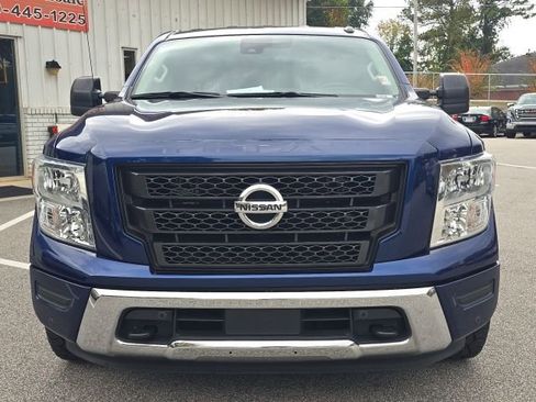 Used 2021 Nissan Titan SV w/ SV Convenience Package image 8