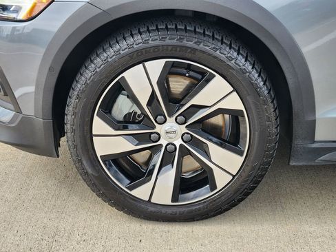 Used 2020 Volvo V60 T5 Cross Country AWD/4WD image 10