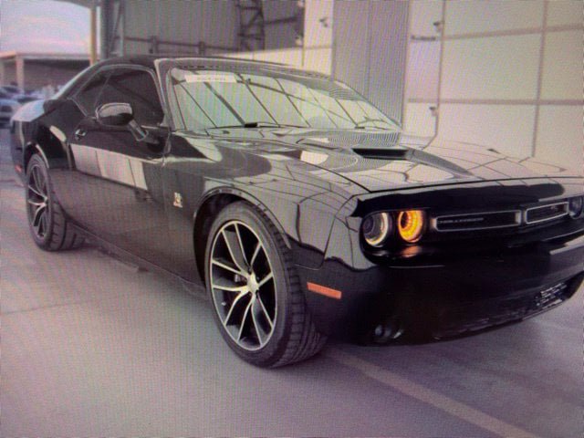 Used 2015 Dodge Challenger R/T Scat Pack w/ Leather Interior Group RWD image 12