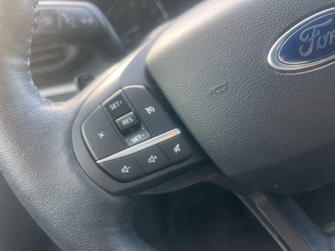 Used 2020 Ford Explorer XLT image 14