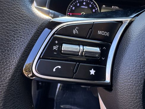 Used 2017 Hyundai Santa Fe Limited image 26