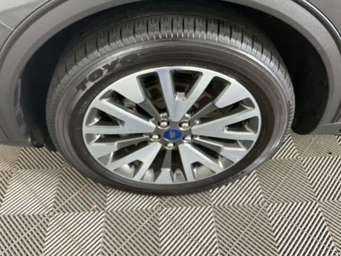 Used 2020 Ford Escape Titanium AWD/4WD image 33