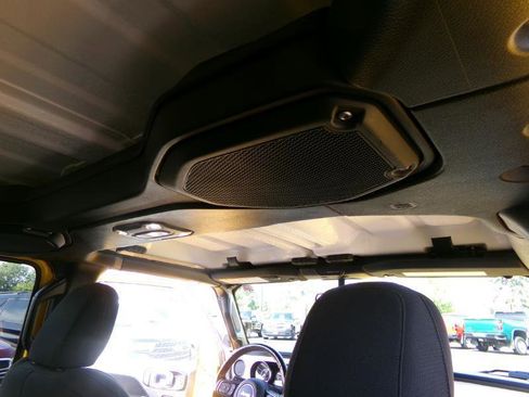 Used 2021 Jeep Wrangler Unlimited Sport AWD/4WD image 37