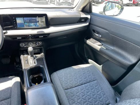 Certified 2025 Nissan Kicks SV AWD/4WD image 11