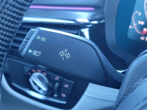 Used 2020 BMW M5 image 40