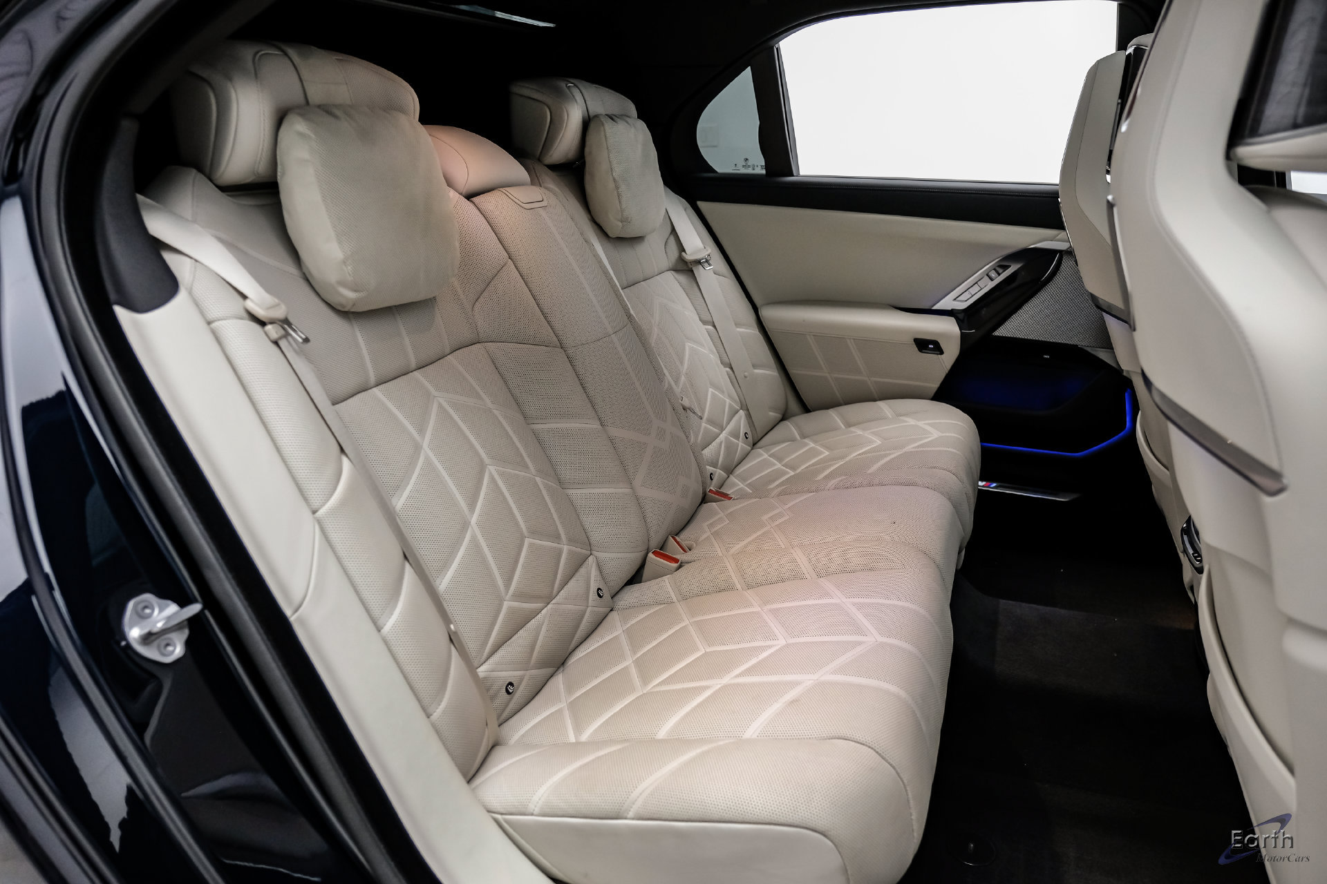 Used 2025 BMW i7 xDrive60 AWD/4WD image 76