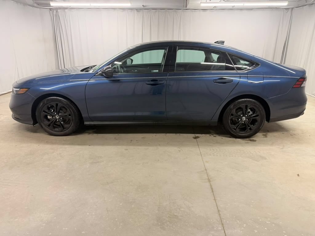 Certified 2025 Honda Accord SE image 7