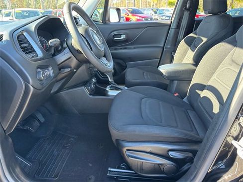 Used 2022 Jeep Renegade Latitude image 5