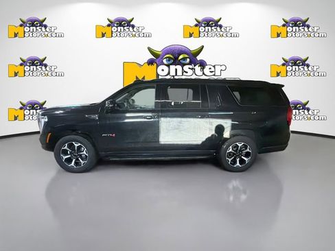 Used 2025 GMC Yukon XL AT4 image 7