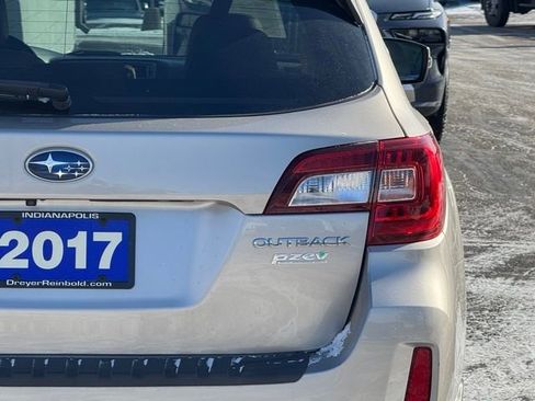 Used 2017 Subaru Outback 2.5i Limited image 5