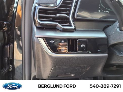 Used 2023 Kia Sportage EX image 19