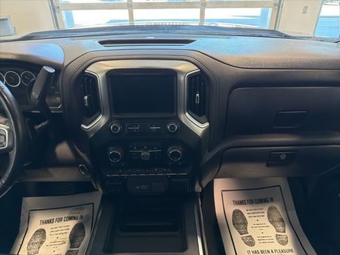 Used 2021 Chevrolet Silverado 1500 LT Trail Boss w/ Convenience Package II image 21