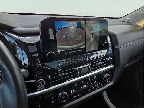 Used 2022 Nissan Pathfinder Platinum w/ Lighting Package (N93) image 17