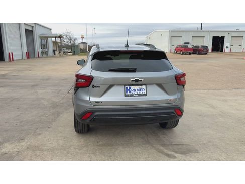 New 2026 Chevrolet Trax RS image 7