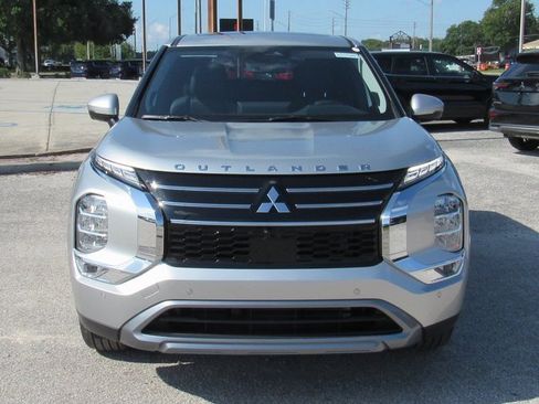 New 2025 Mitsubishi Outlander SE image 7