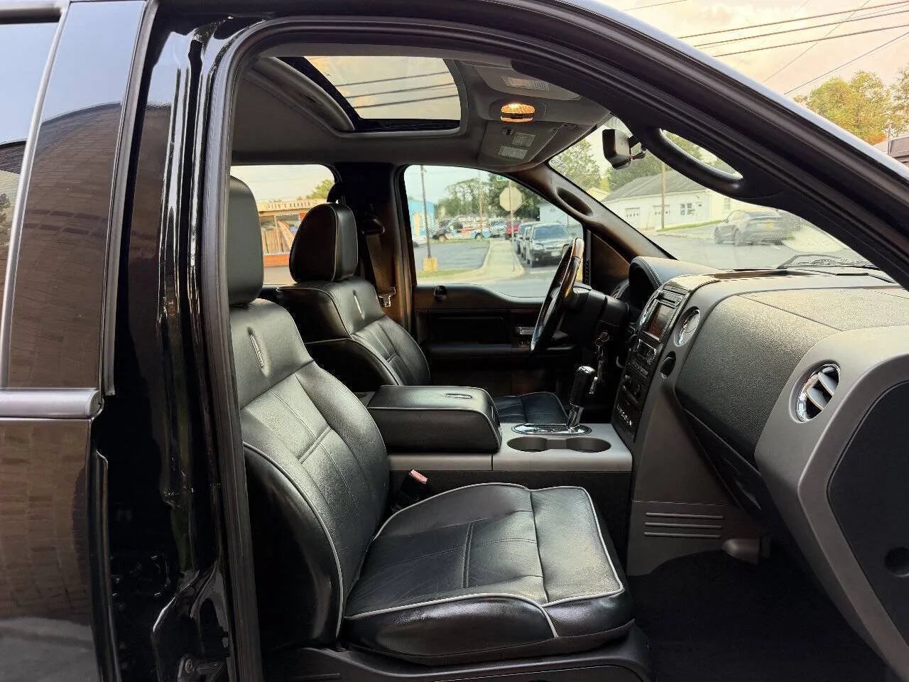 Used 2008 Lincoln Mark LT 4x4 image 33