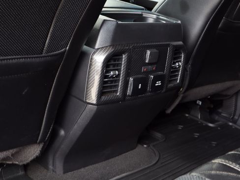 Used 2018 Ford F250 Lariat w/ Lariat Ultimate Package AWD/4WD image 28