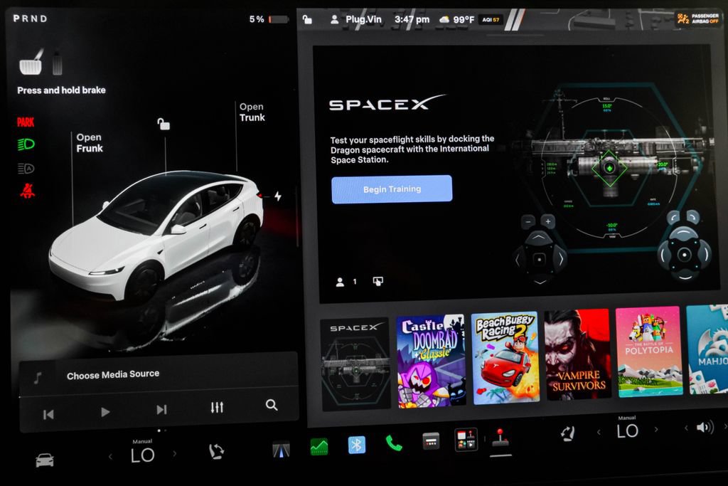 Used 2026 Tesla Model Y 2WD image 27