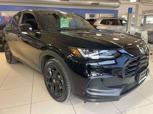 Certified 2025 Honda HR-V Sport image 1