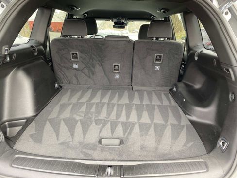 Certified 2025 Jeep Grand Cherokee Laredo w/ Luxury Tech Group I AWD/4WD image 5