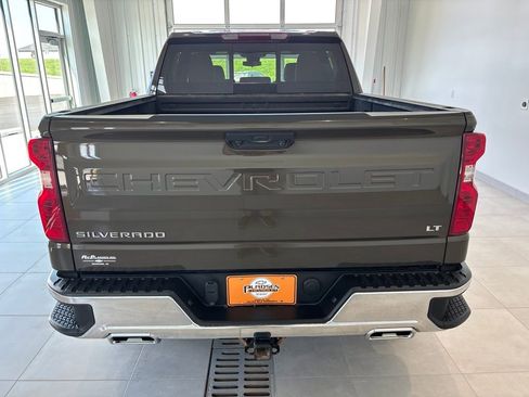 Used 2023 Chevrolet Silverado 1500 LT AWD/4WD image 3